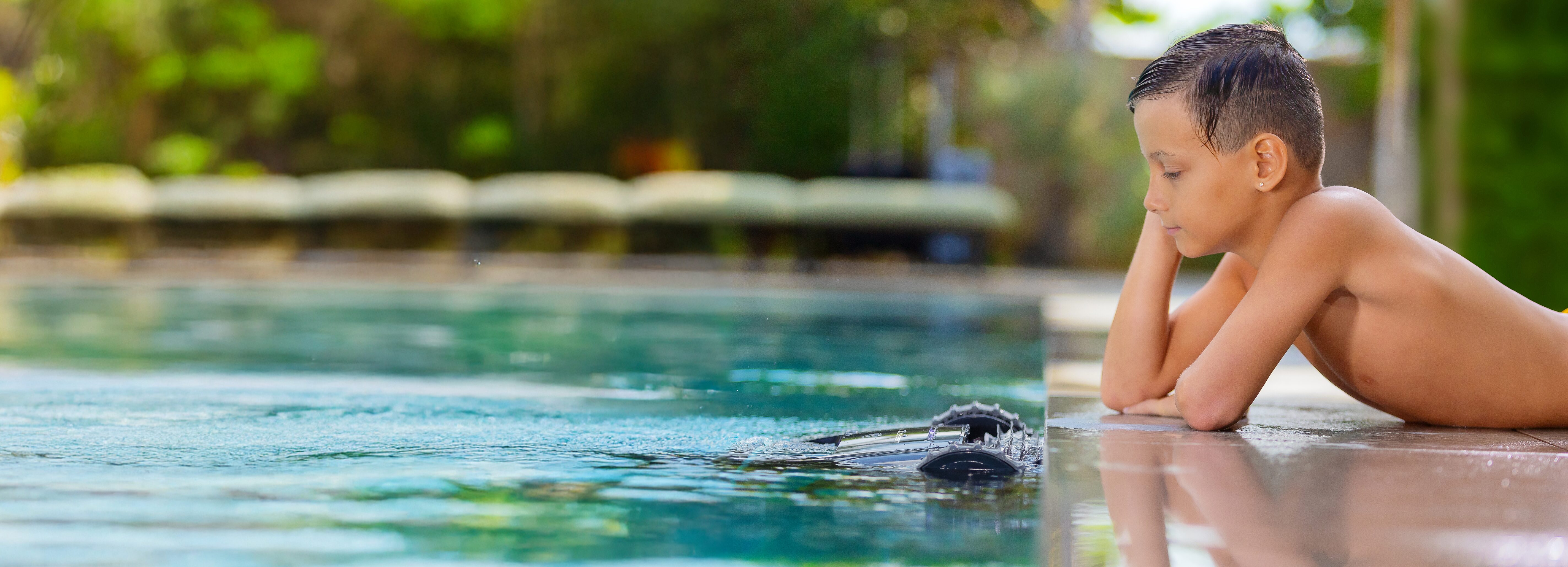 Dolphin Liberty 600 robotic pool cleaner banner